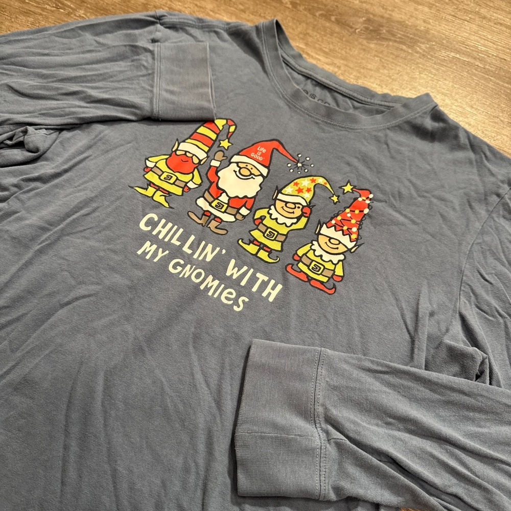 Life Is Good Shirt Womens Medium Womens Chillin Gnomies Crusher Christmas Gnomes